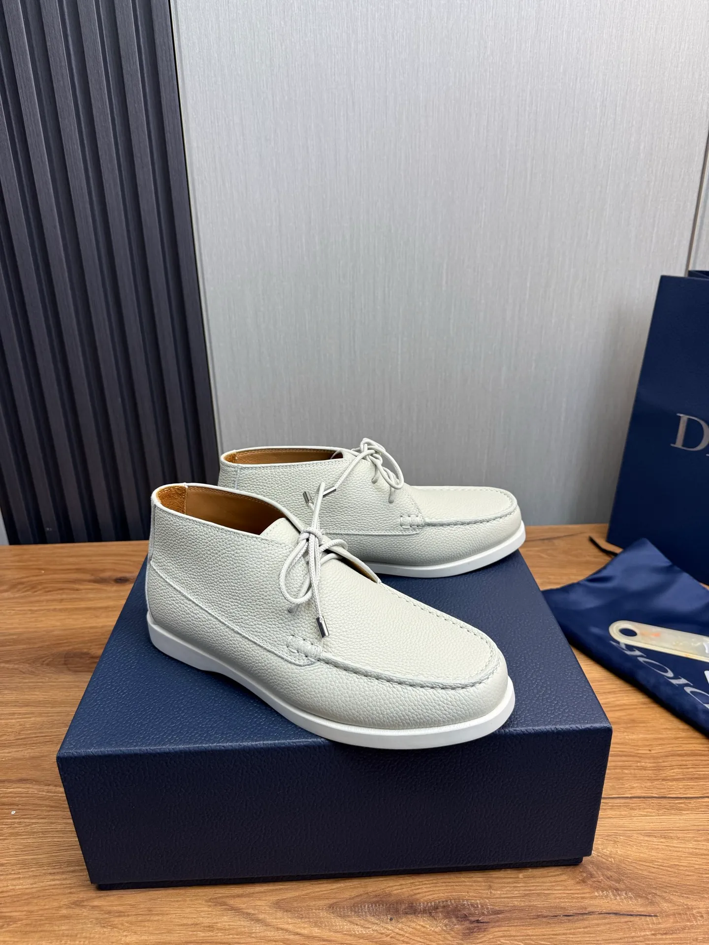 Factory price 620💰 [Dior] Men’s official website na hot sale🔥Imported cowhide + cowhide lining. Original rubber wear-resistant outsole. High quality shipment ⬆️Code number 38-44, (45 customized)